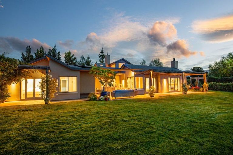 Photo of property in 10 Old Golf Course Road, Bridge Hill, Alexandra, 9320