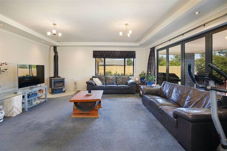 Photo of property in 6 Willowside Place, Amberley, 7410