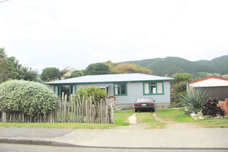 Photo of property in 152 Tilley Road, Paekakariki, 5034