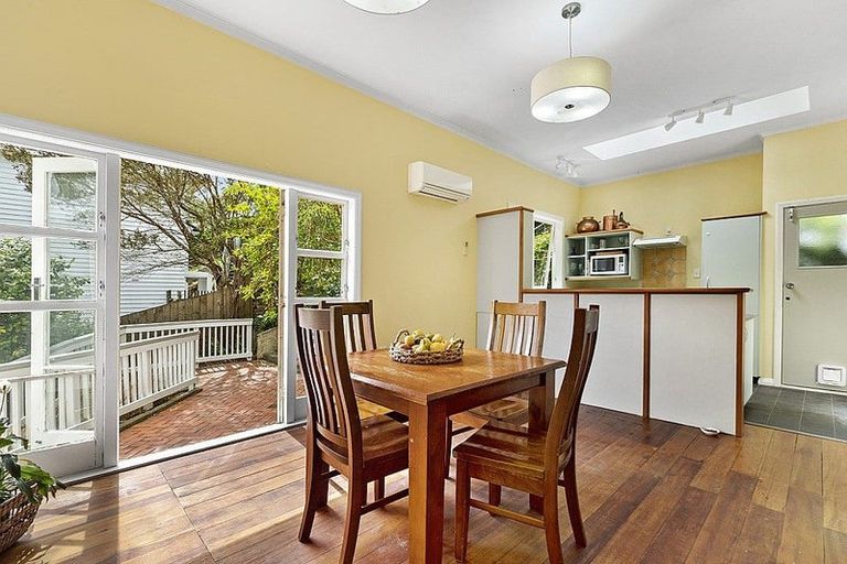 Photo of property in 94 Parkvale Road, Karori, Wellington, 6012