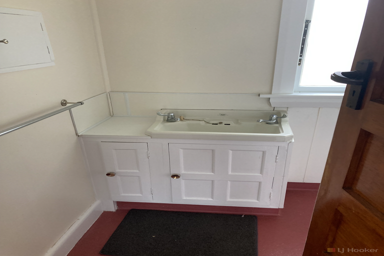 Photo of property in 17 Edward Street, Waimate, 7924