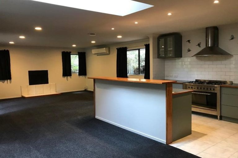 Photo of property in 30b Brunton Place, Glenfield, Auckland, 0629