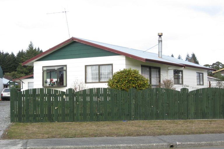 Photo of property in 19 Henry Street, Te Anau, 9600