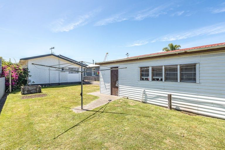 Photo of property in 17 Spier Street, Aramoho, Whanganui, 4500