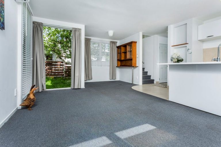 Photo of property in 44a Waverley Avenue, Glenfield, Auckland, 0629