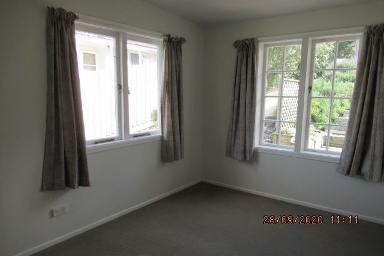 Photo of property in 5 Montana Avenue, Murrays Bay, Auckland, 0630