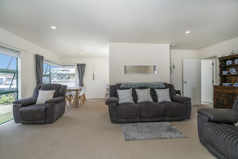 Photo of property in 2 Seascape Avenue, Whitianga, 3510