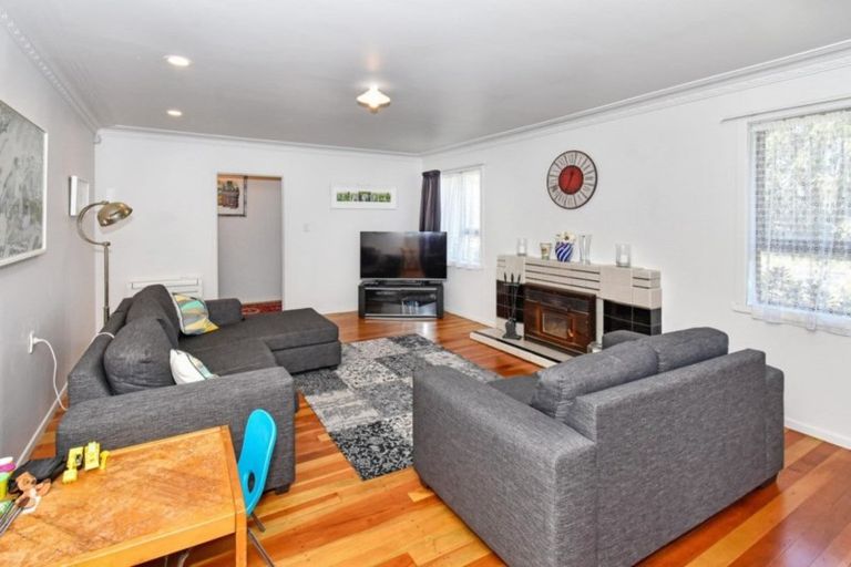 Photo of property in 1/42 Sutton Crescent, Papakura, 2110