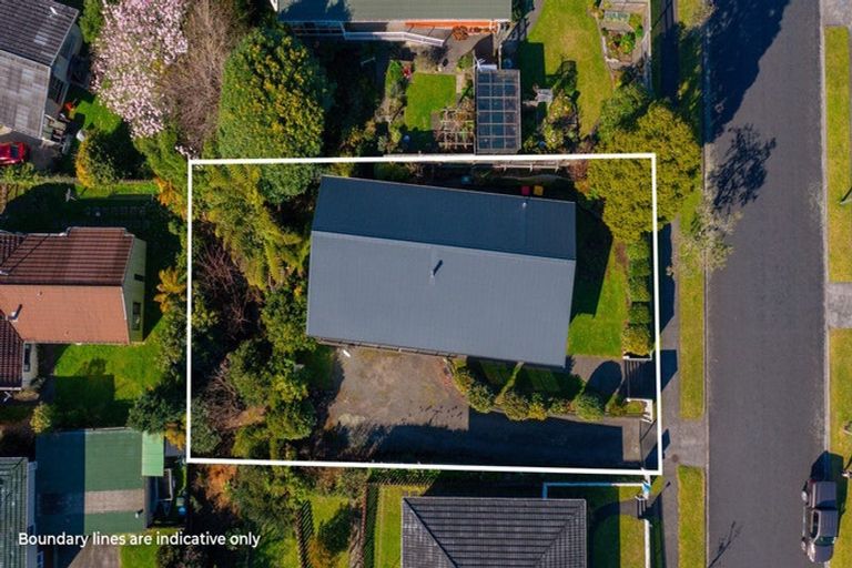 Photo of property in 21 Nevada Drive, Merrilands, New Plymouth, 4312