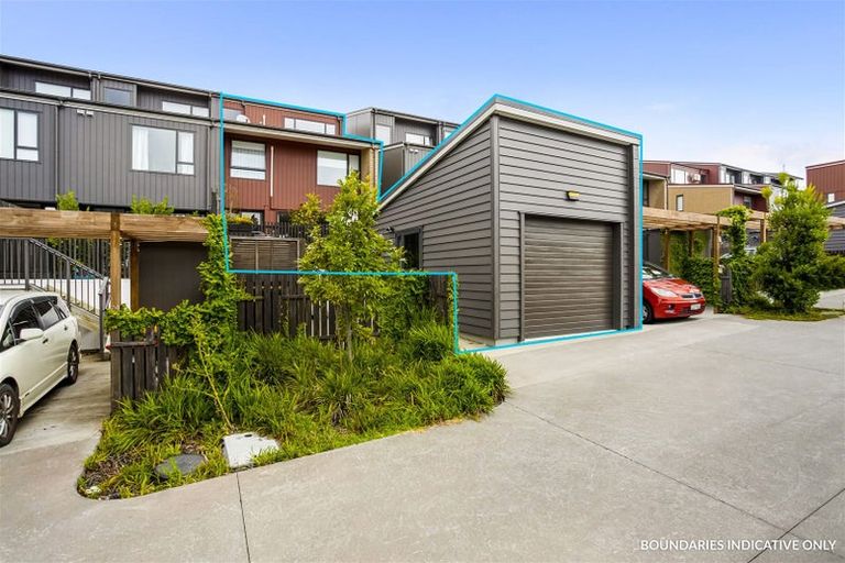 Photo of property in 22 Hobsonville Point Road, Hobsonville, Auckland, 0616