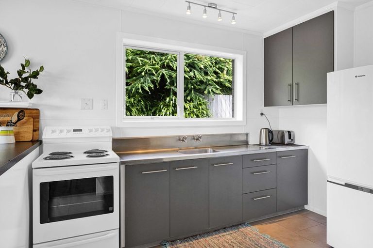 Photo of property in 15a Parsons Street, Vogeltown, New Plymouth, 4310