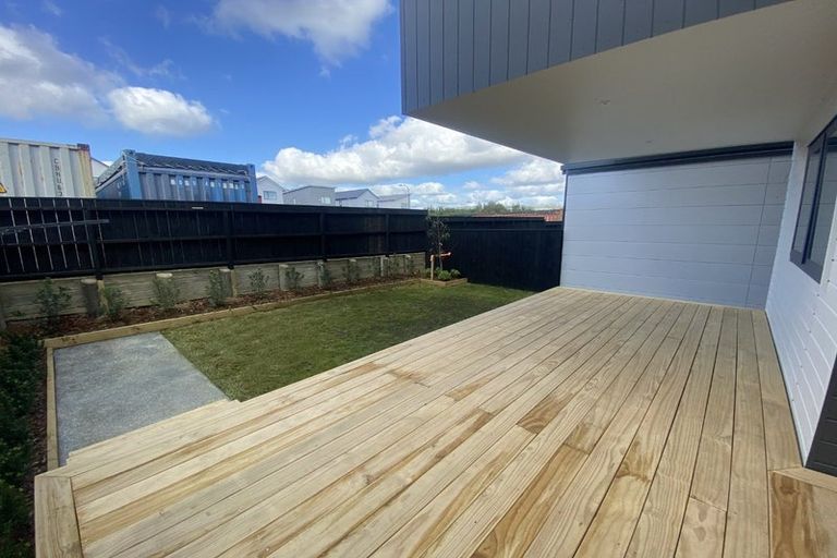 Photo of property in 42 Farranfore Road, Opaheke, 2113