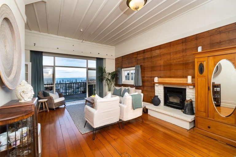 Photo of property in 42 Cameron Road, Bluff Hill, Napier, 4110