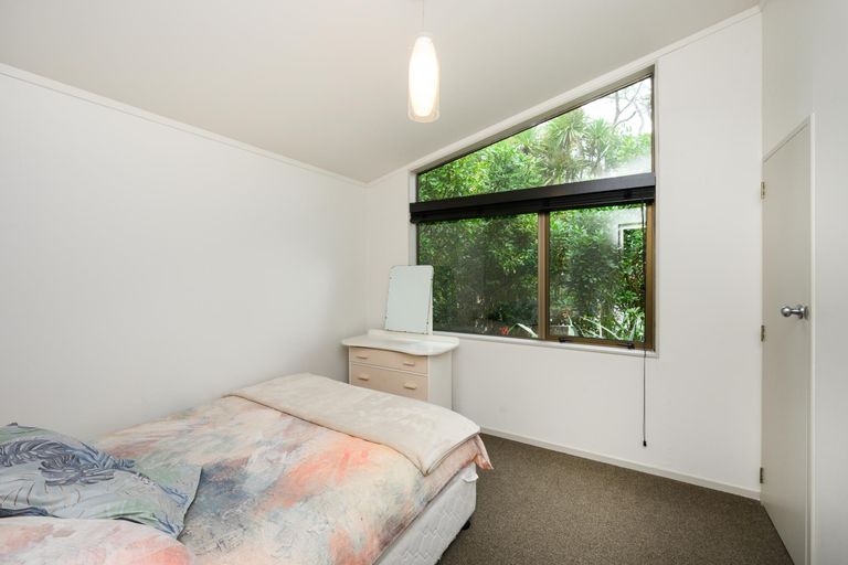 Photo of property in 3 Earl Place, Hokowhitu, Palmerston North, 4410