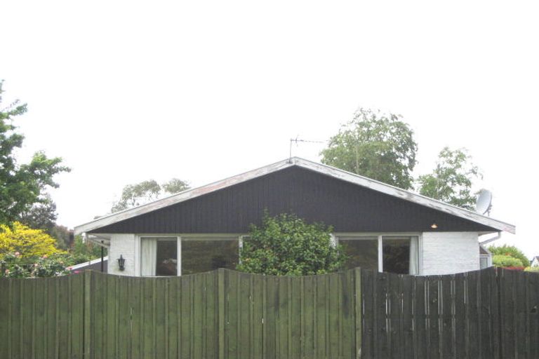 Photo of property in 1/180a Grimseys Road, Redwood, Christchurch, 8051