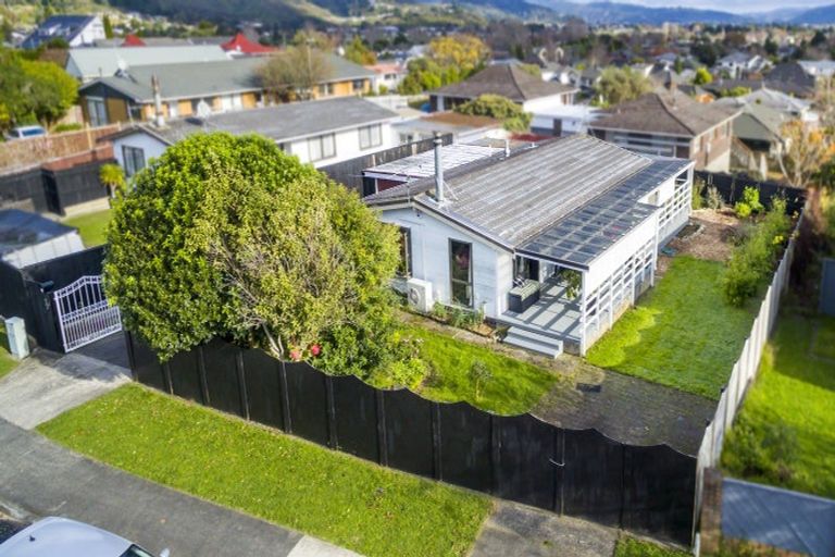 Photo of property in 2/23 Roband Crescent, Brown Owl, Upper Hutt, 5018