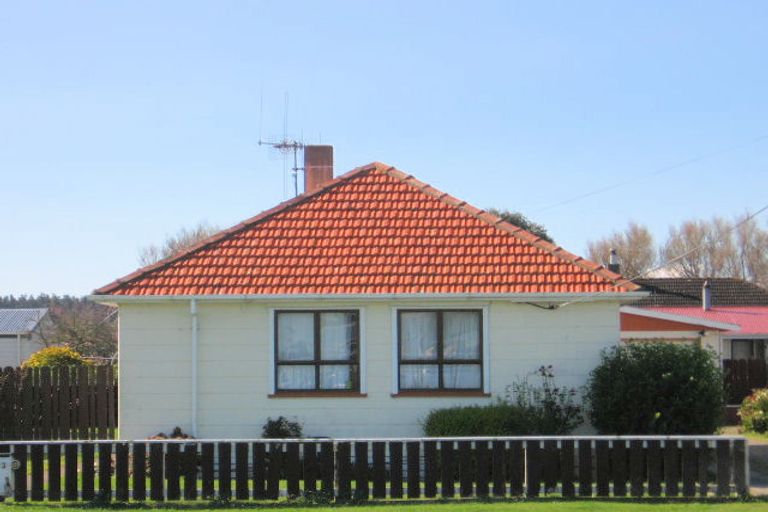 Photo of property in 33 Avenue Road, Foxton, 4814