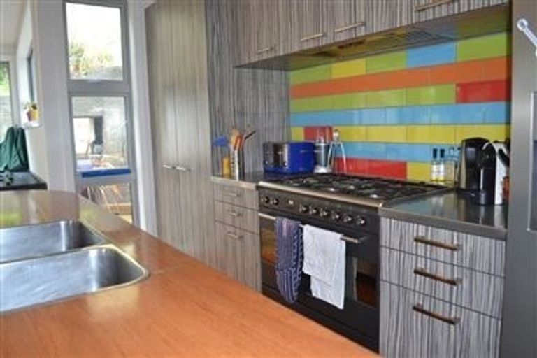 Photo of property in 5 Valley Street, Island Bay, Wellington, 6023