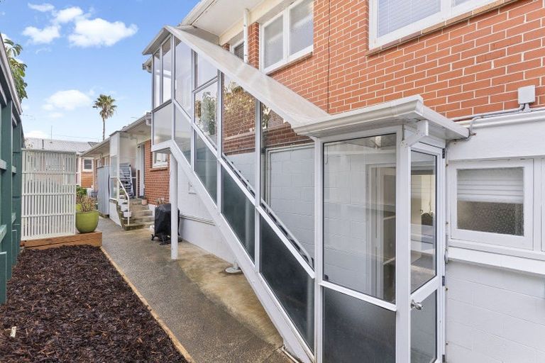 Photo of property in 2/4 Cecil Road, Milford, Auckland, 0620