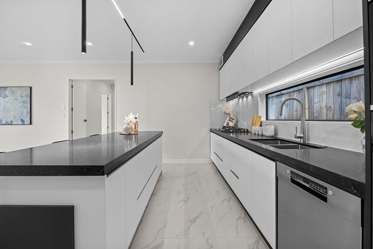 Photo of property in 17 Bremner Ridge Street, Flat Bush, Auckland, 2019
