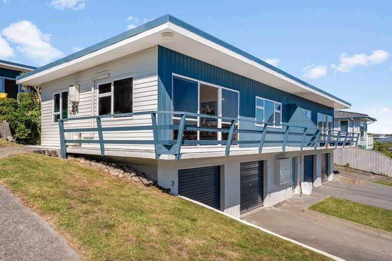 Photo of property in 1/24 Lambley Road, Titahi Bay, Porirua, 5022