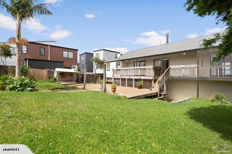 Photo of property in 19 Crosby Road, West Harbour, Auckland, 0618