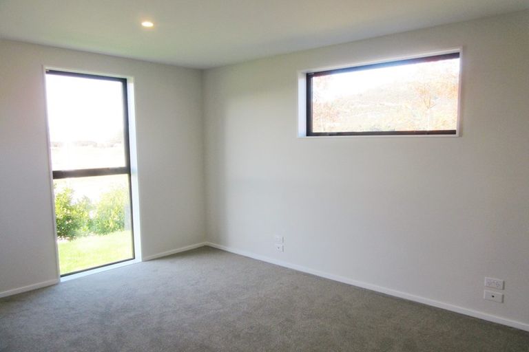Photo of property in 26 Mount Creighton Crescent, Wanaka, 9305