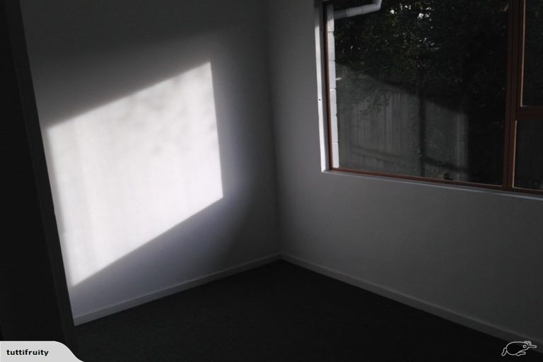 Photo of property in 2/20a Chivalry Road, Glenfield, Auckland, 0629