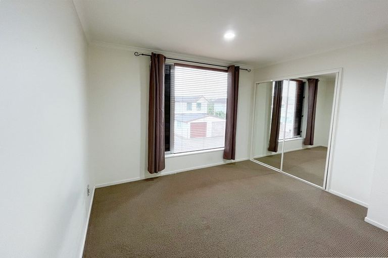 Photo of property in 9x Clearwater Cove, West Harbour, Auckland, 0618