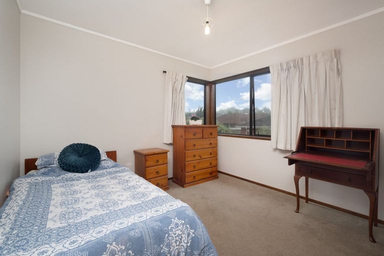 Photo of property in 10 Padfield Place, Sunnyhills, Auckland, 2010