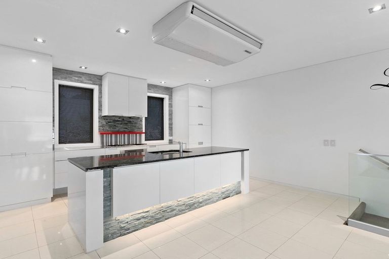 Photo of property in 6 Chandler Lane, Fernhill, Queenstown, 9300