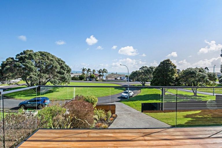 Photo of property in 76 Torkar Road, Clarks Beach, 2122