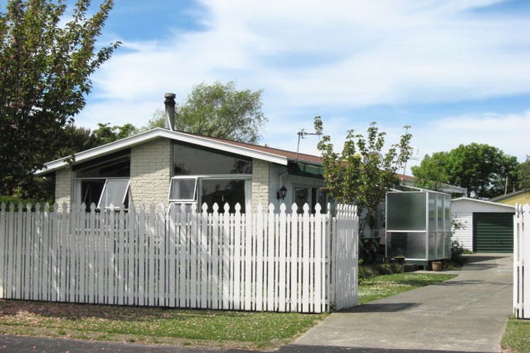Photo of property in 40 Gray Crescent, Kaiapoi, 7630