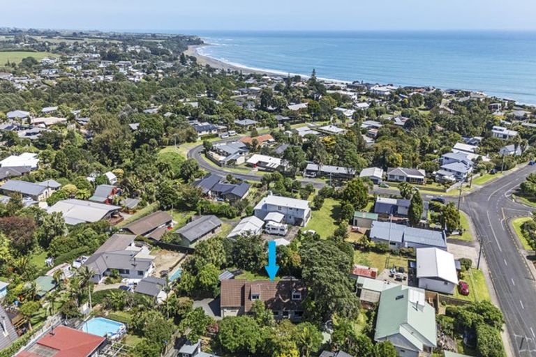 Photo of property in 1138 South Road, Oakura, 4314