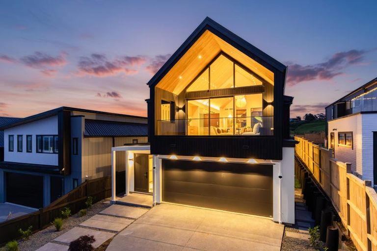 Photo of property in 53 Kumukumu Road, Long Bay, Auckland, 0630