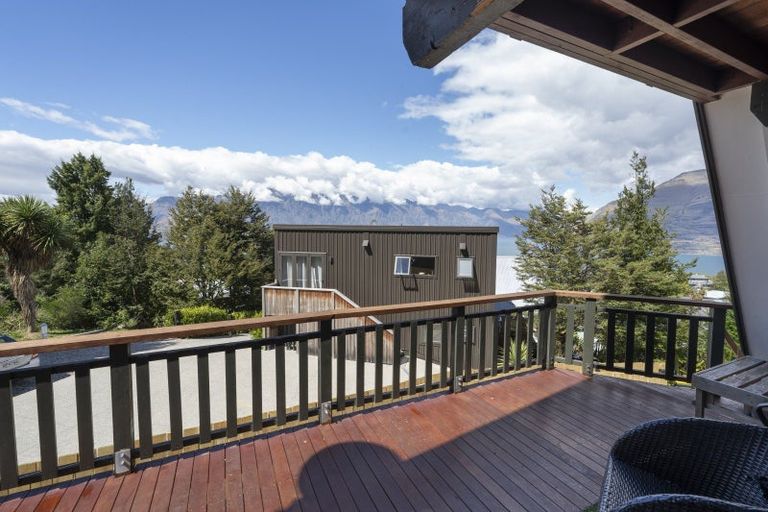 Photo of property in 40 Avalon Crescent, Fernhill, Queenstown, 9300
