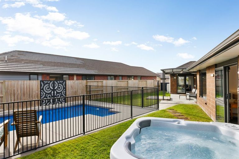 Photo of property in 24 Sirius Crescent, Rototuna North, Hamilton, 3210