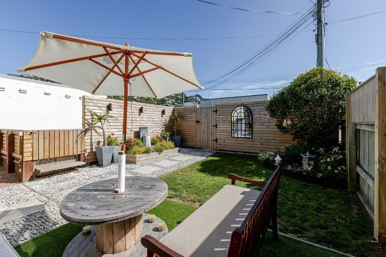 Photo of property in 9 Wha Street, Lyall Bay, Wellington, 6022