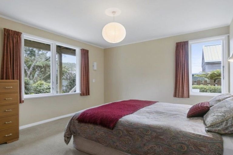 Photo of property in 46 Harbour View Road, Harbour View, Lower Hutt, 5010