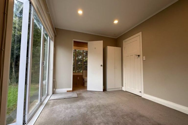 Photo of property in 60 Marine Parade, Mellons Bay, Auckland, 2014