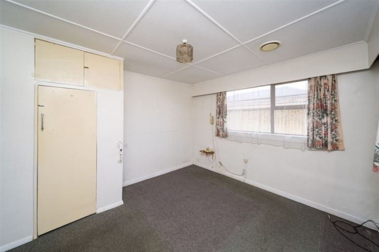 Photo of property in 1 Tawhiti Road, Hawera, 4610