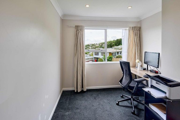 Photo of property in 28 Turriff Crescent, Tawa, Wellington, 5028