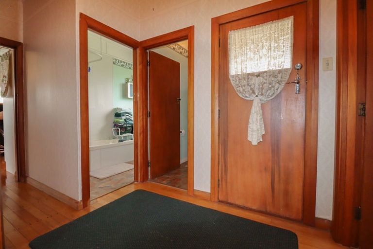 Photo of property in 3 Victoria Avenue, Dannevirke, 4930