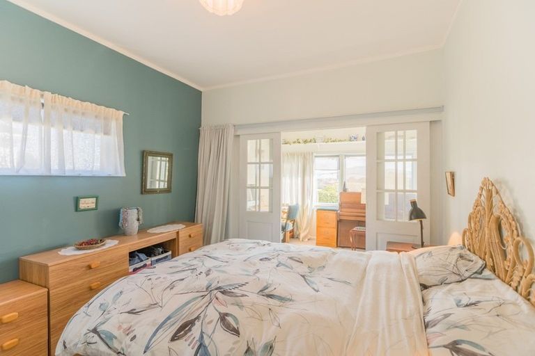 Photo of property in 36 Moana Road, Paraparaumu, 5032