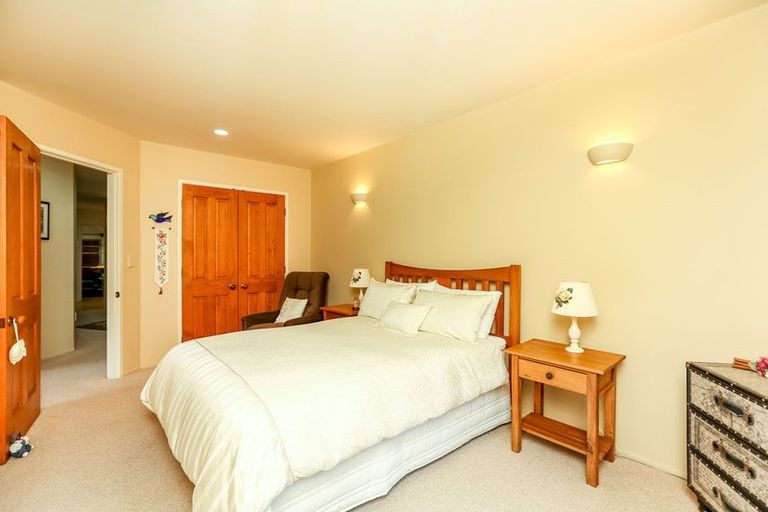 Photo of property in 3b Kawaroa Close, New Plymouth, 4310