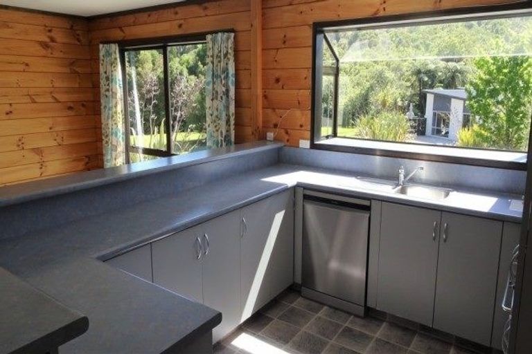 Photo of property in 64 Power Road, Karoro, Greymouth, 7805