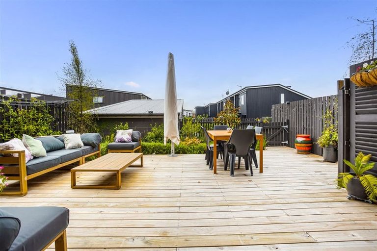 Photo of property in 22 Hobsonville Point Road, Hobsonville, Auckland, 0616