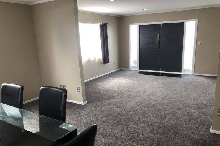 Photo of property in 23 Aniseed Grove, Timberlea, Upper Hutt, 5018