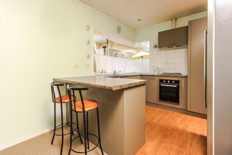 Photo of property in 2/49 Fortunes Road, Half Moon Bay, Auckland, 2012