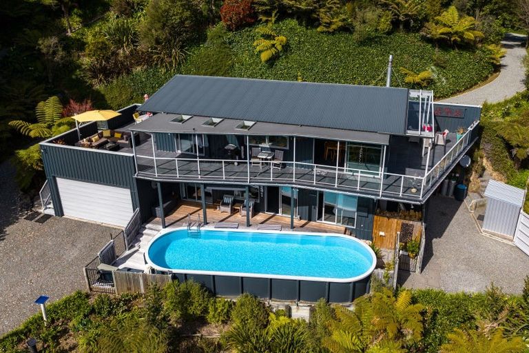 Photo of property in 251 Queen Charlotte Drive, Havelock, Picton, 7281